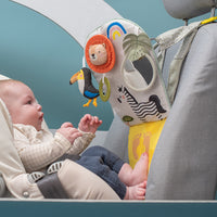 Juguete de Auto Pataditas Savannah Taf Toys - bebe usando el producto